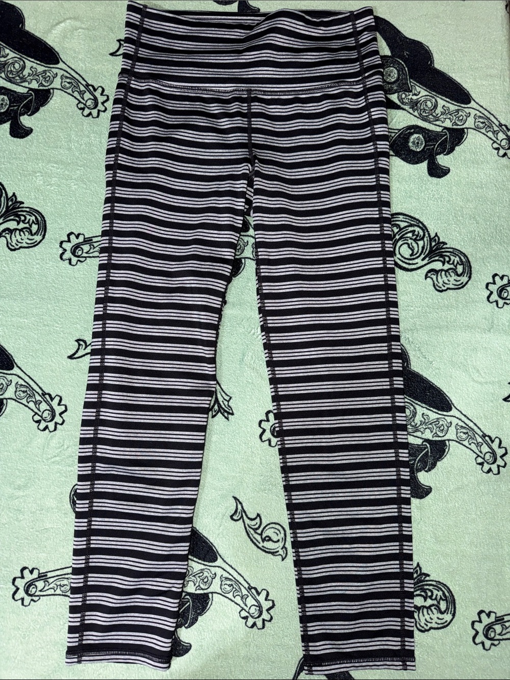 NWOT Athleta Black & White Striped High-Rise Leggings SIZE ST